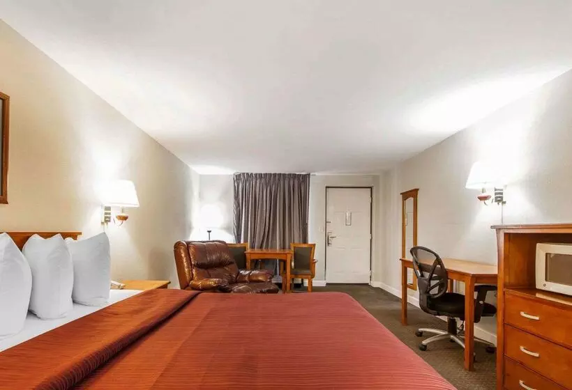 בית מלון כפרי Quality Inn