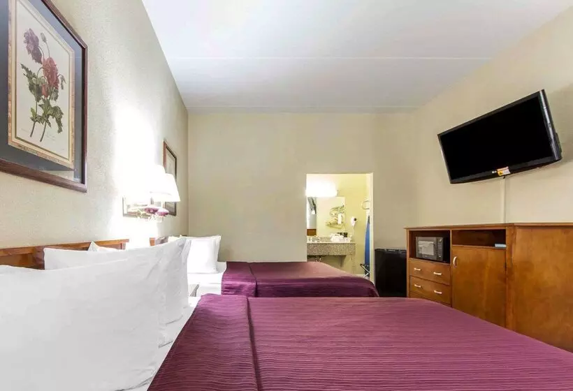 בית מלון כפרי Quality Inn