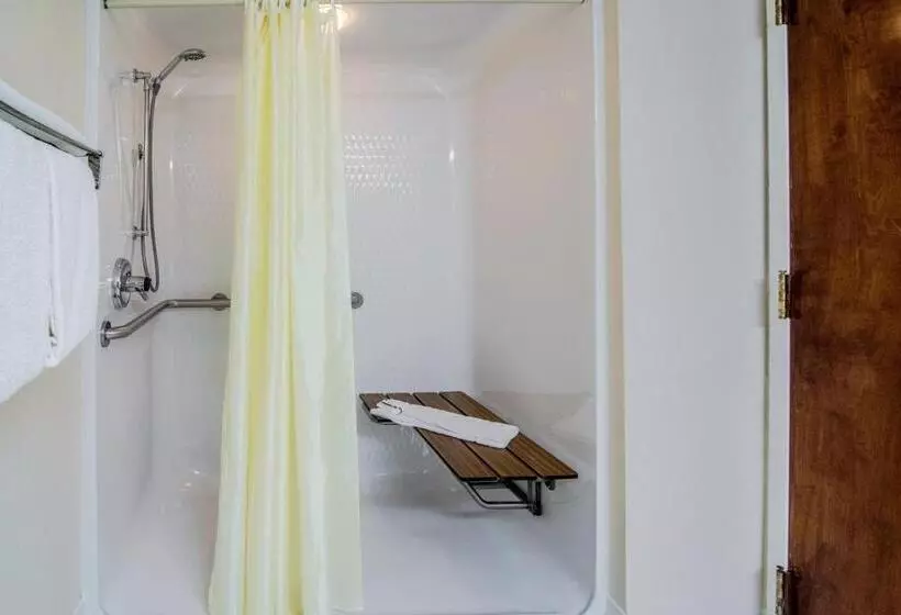 Отель Red Roof Inn Fayetteville I95