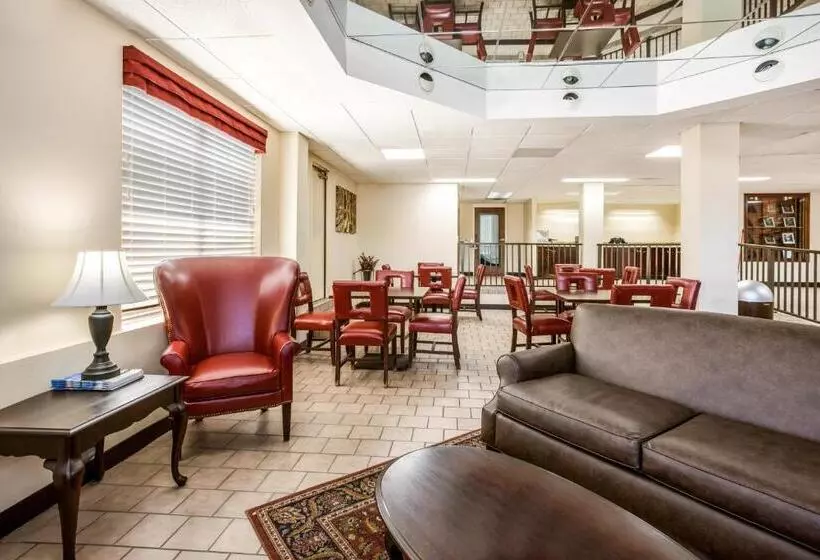 Отель Red Roof Inn Fayetteville I95