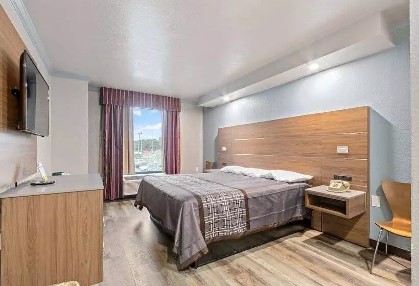 Отель Regency Inn Near Boardwalk & Hurlburt Field