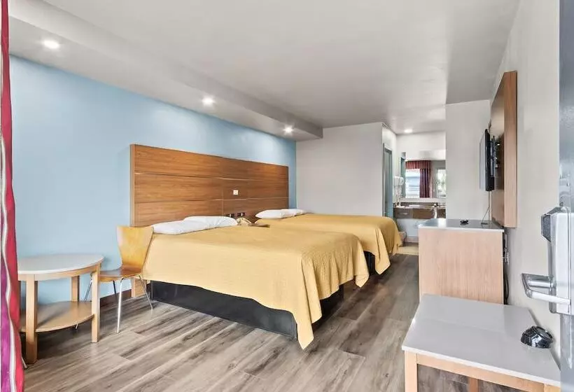 Отель Regency Inn Near Boardwalk & Hurlburt Field