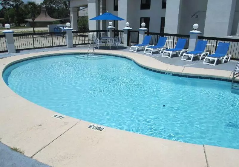 Отель Regency Inn Near Boardwalk & Hurlburt Field