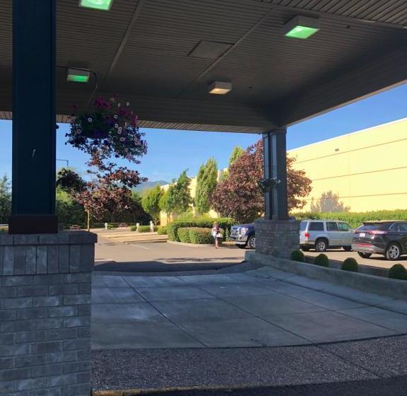 Отель The Ashley Inn Of Tillamook