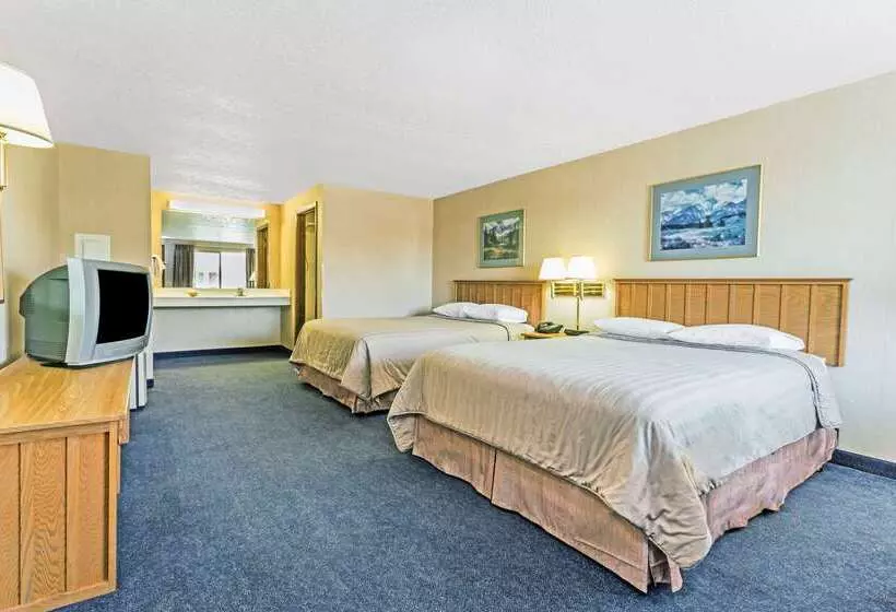 בית מלון כפרי Travelodge By Wyndham Pioneer Villa