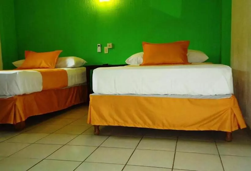 Hotelli Casa Mexicana Barra De Navidad