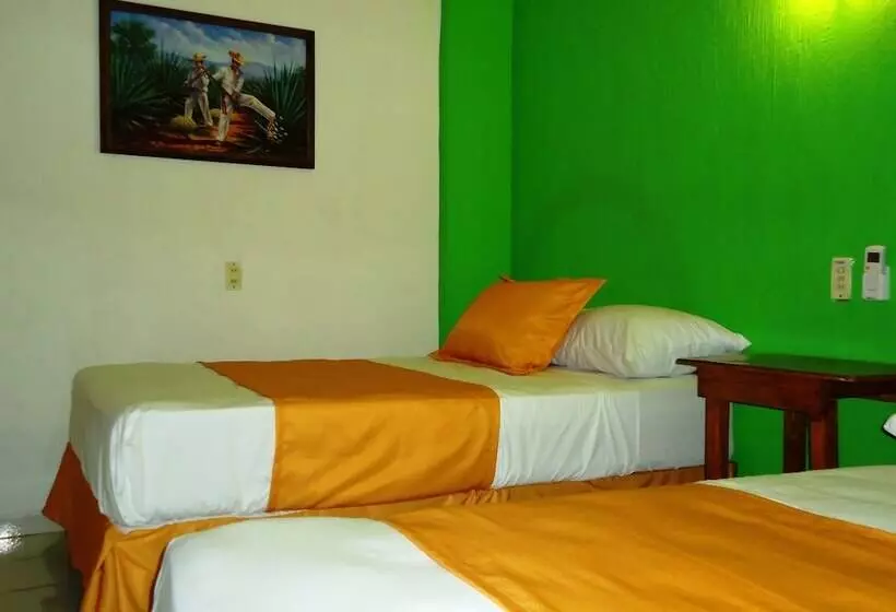 Hotelli Casa Mexicana Barra De Navidad