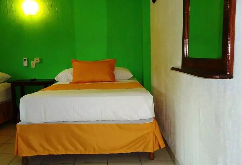 Hotelli Casa Mexicana Barra De Navidad