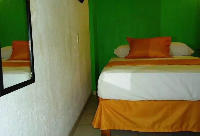 Hotelli Casa Mexicana Barra De Navidad