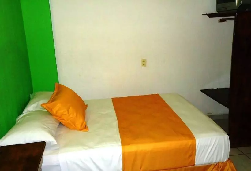 Hotelli Casa Mexicana Barra De Navidad