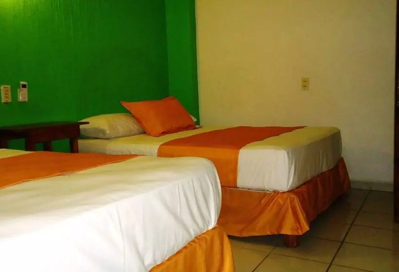 Hotelli Casa Mexicana Barra De Navidad