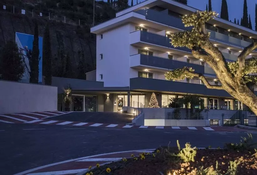 Hotelli Hoody Active & Happiness