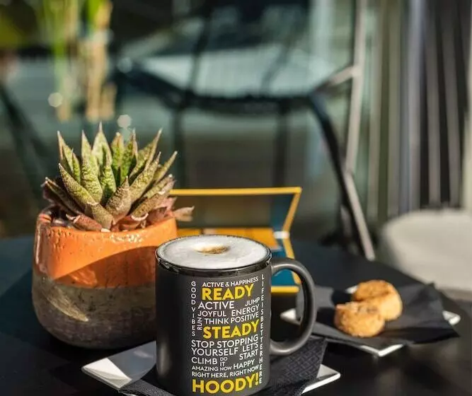 Hotelli Hoody Active & Happiness