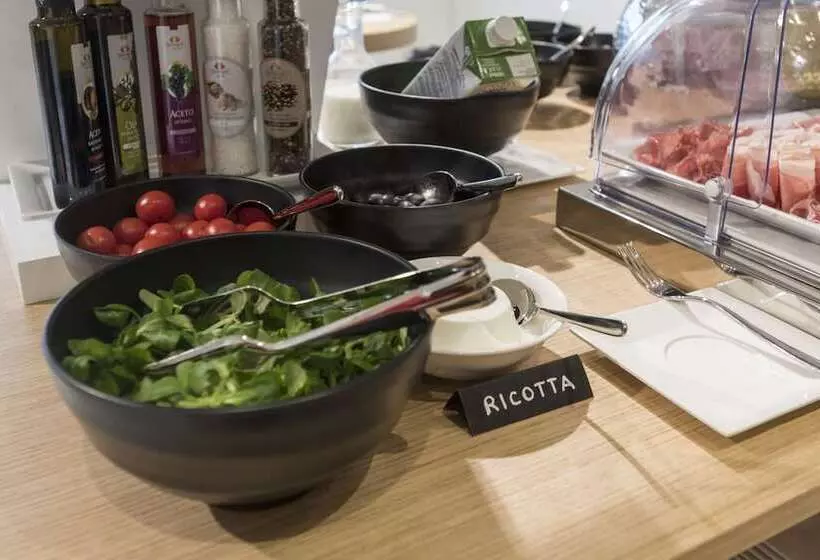 Hotelli Hoody Active & Happiness