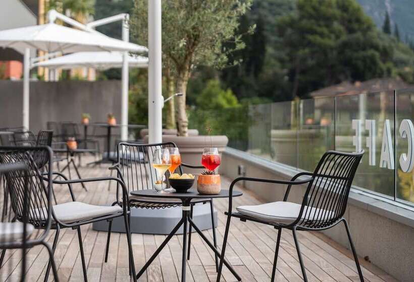 فندق Hoody Active & Happiness