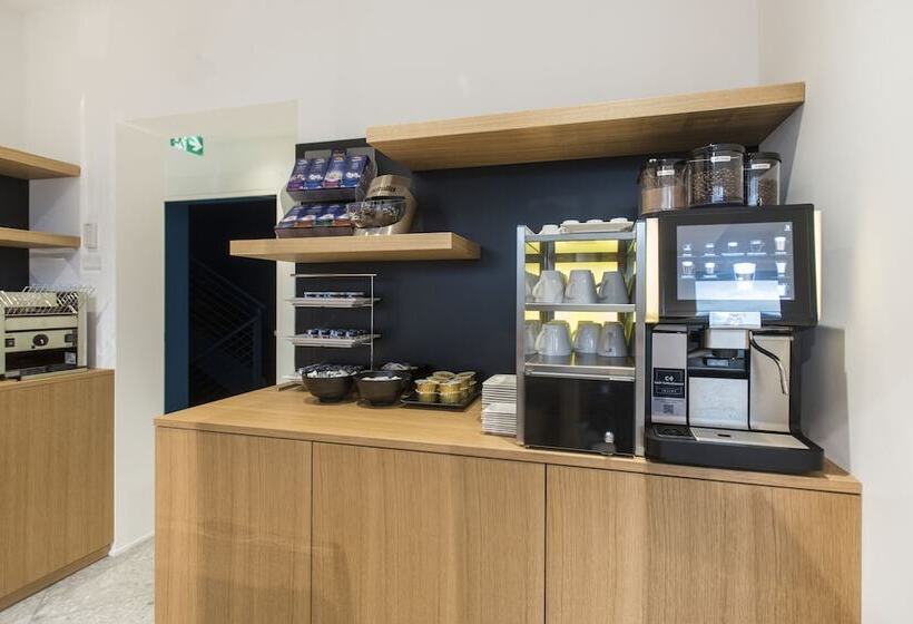 فندق Hoody Active & Happiness