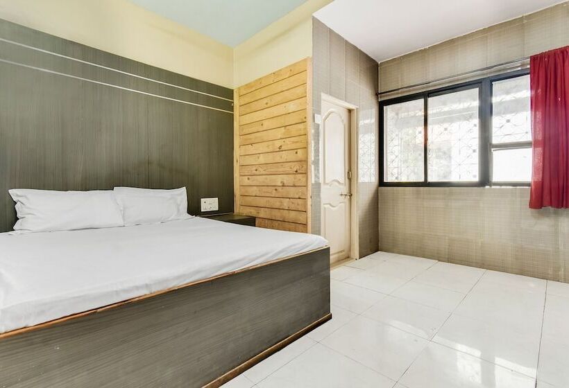 Spot On 40292 Hotel Shangrila Inn