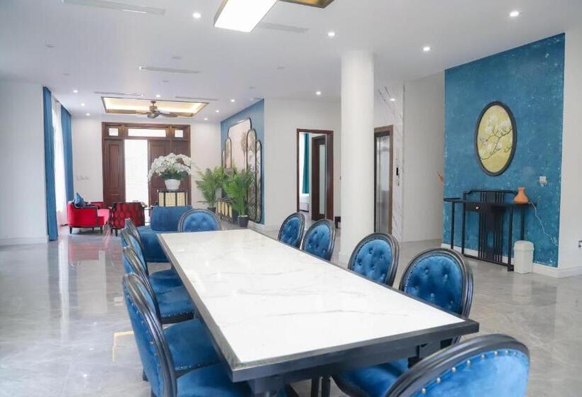 D Lioro Hotel & Resort