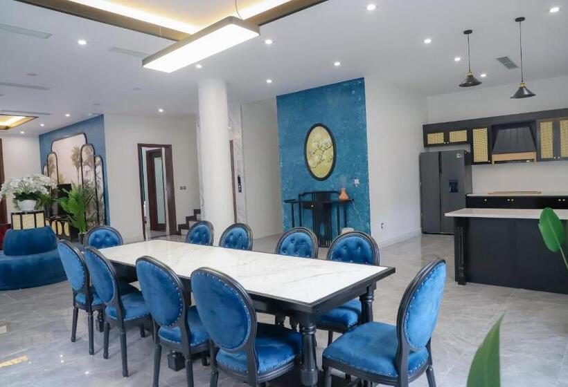 D Lioro Hotel & Resort