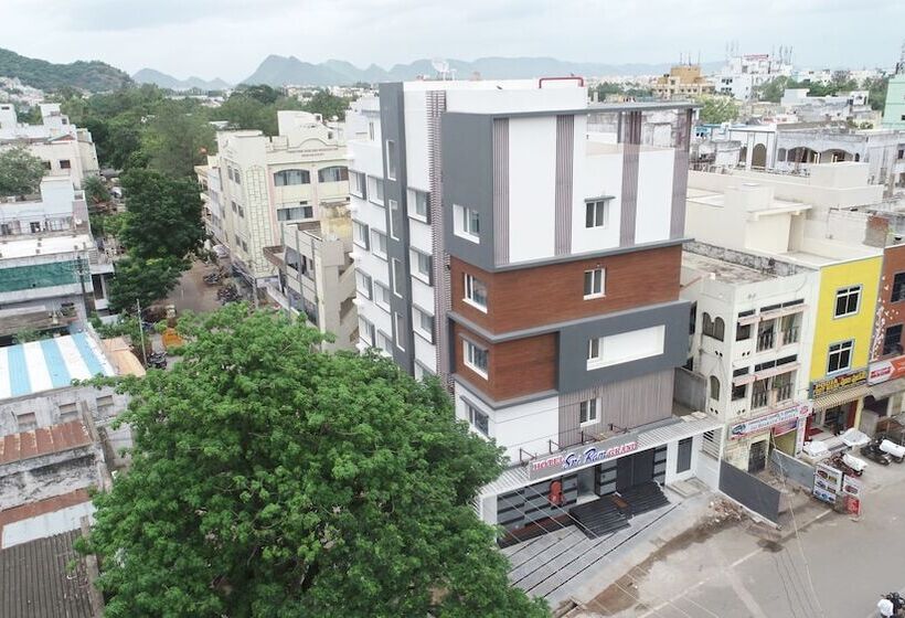 Отель Sri Ram Grand