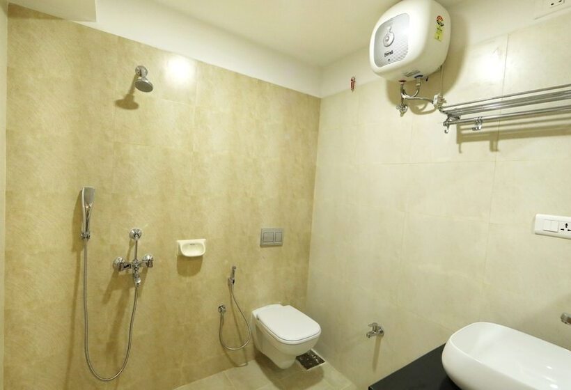 Отель Sri Ram Grand