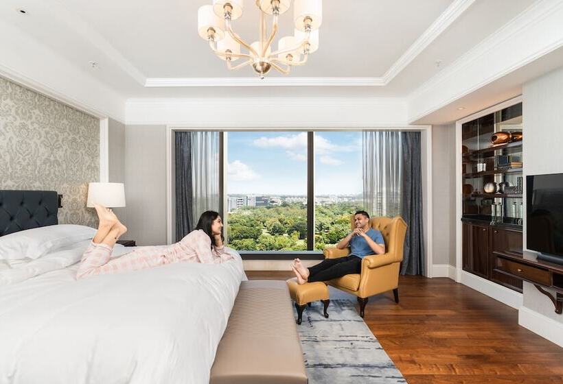 هتل The Ritzcarlton, Pune