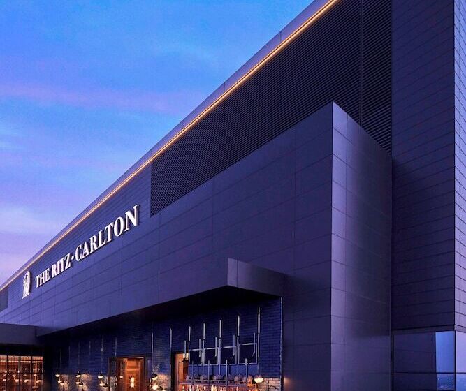 هتل The Ritzcarlton, Pune