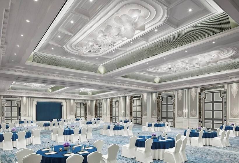 هتل The Ritzcarlton, Pune