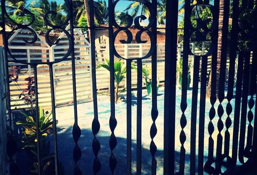 پانسیون Fakhwa Beach House