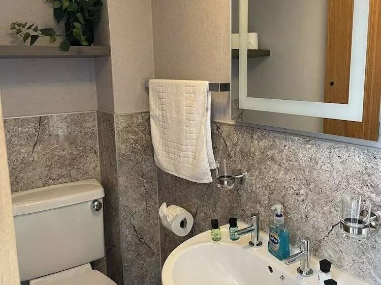 تختخواب و صبحانه Lantana Guest House