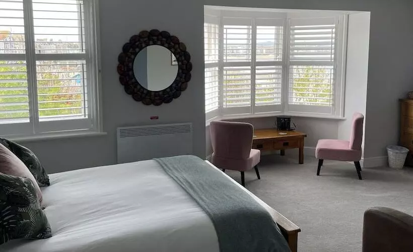 تختخواب و صبحانه Lantana Guest House