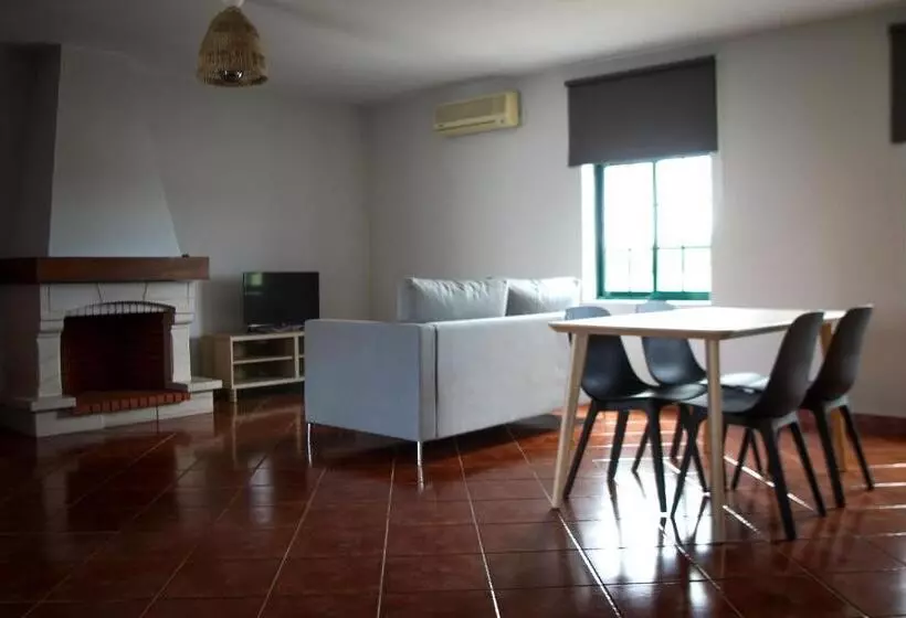 هتل Casas Do Monte