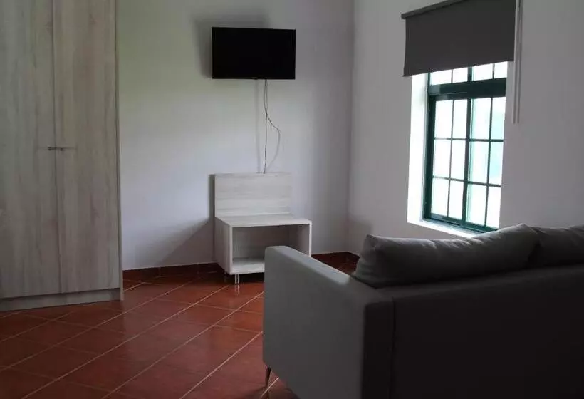 هتل Casas Do Monte