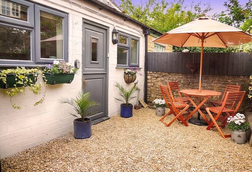 민박 The Lansdowne Cottage