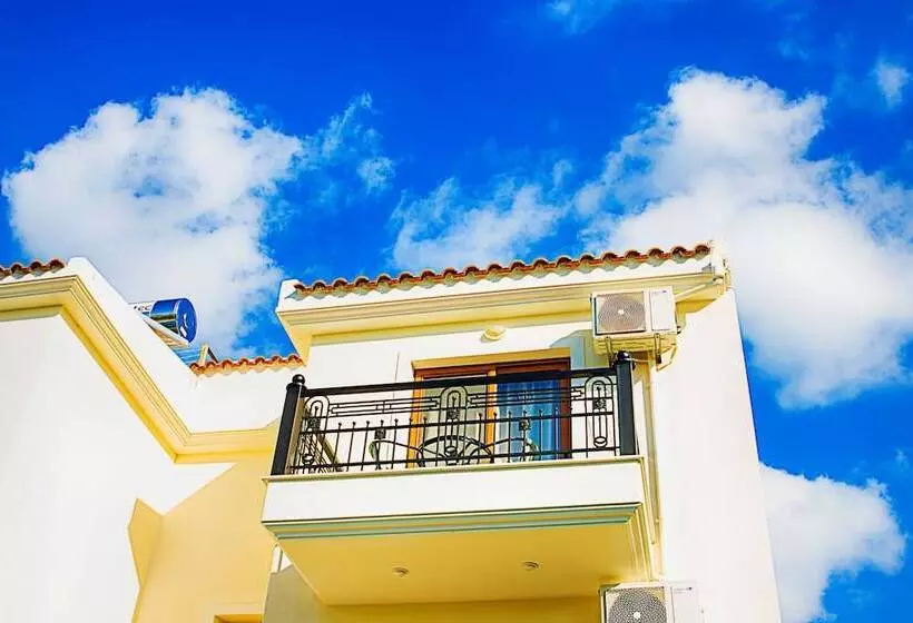 هتل Anthena Studios