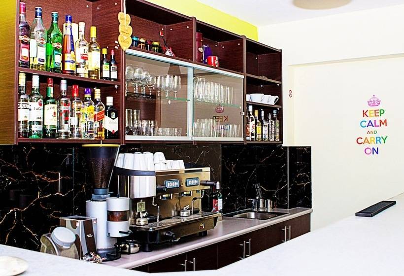 فندق Anthena Studios