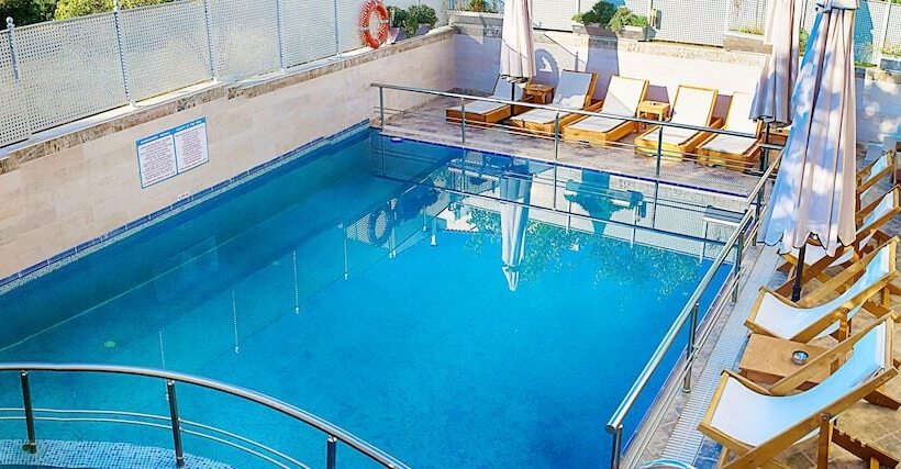 فندق Anthena Studios