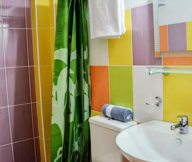 هتل Anthena Studios