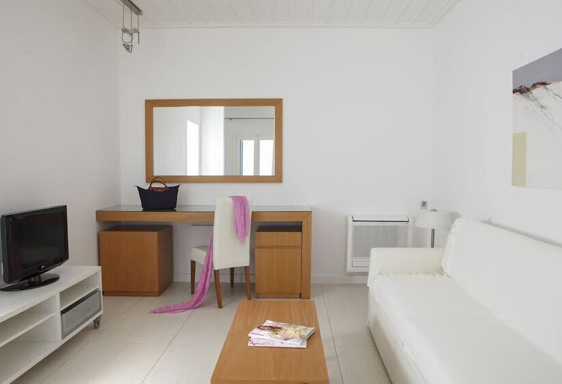 בית מלון כפרי Selana Suites