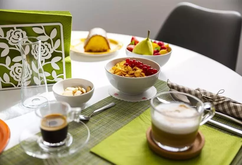 Aamiaismajoitus (B&B) Casa Ananda