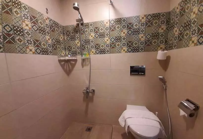 هتل Layaali Amman