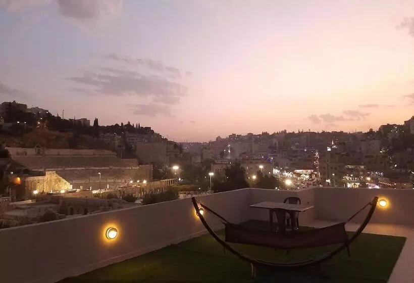 هتل Layaali Amman