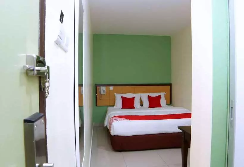 Hotelli Oyo 44054 Holiday Mansion Inn