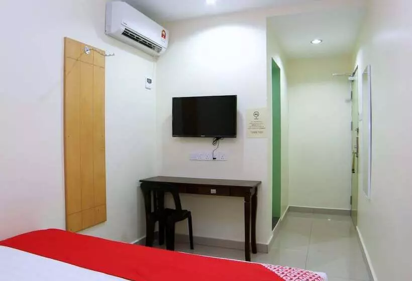 Hotelli Oyo 44054 Holiday Mansion Inn