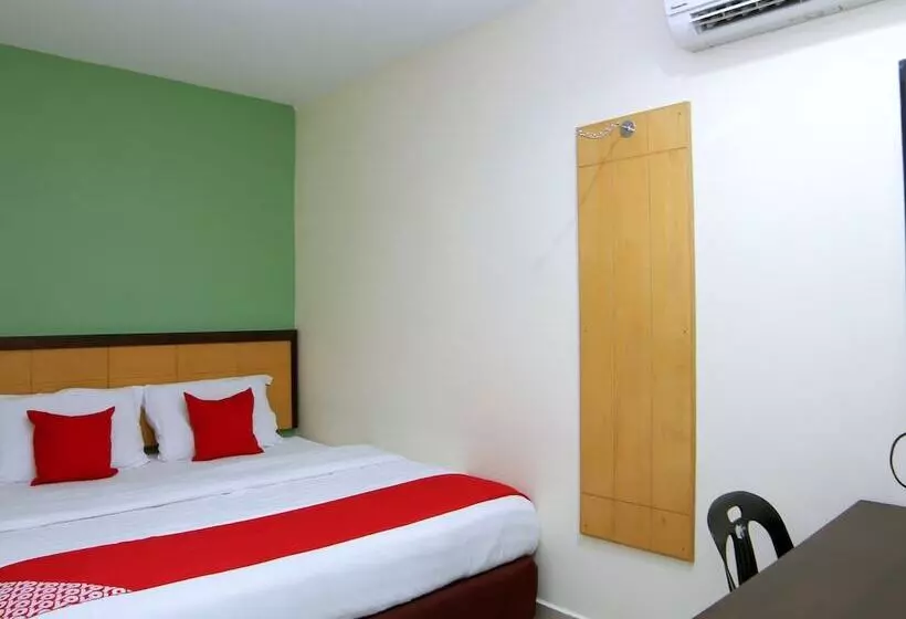 Hotelli Oyo 44054 Holiday Mansion Inn