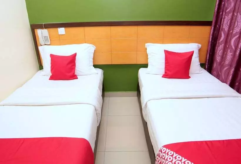 Hotelli Oyo 44054 Holiday Mansion Inn