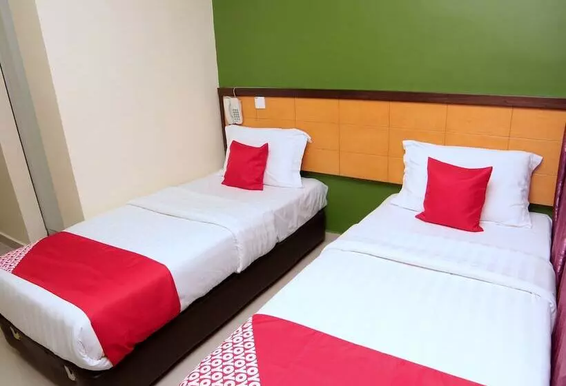 Hotelli Oyo 44054 Holiday Mansion Inn