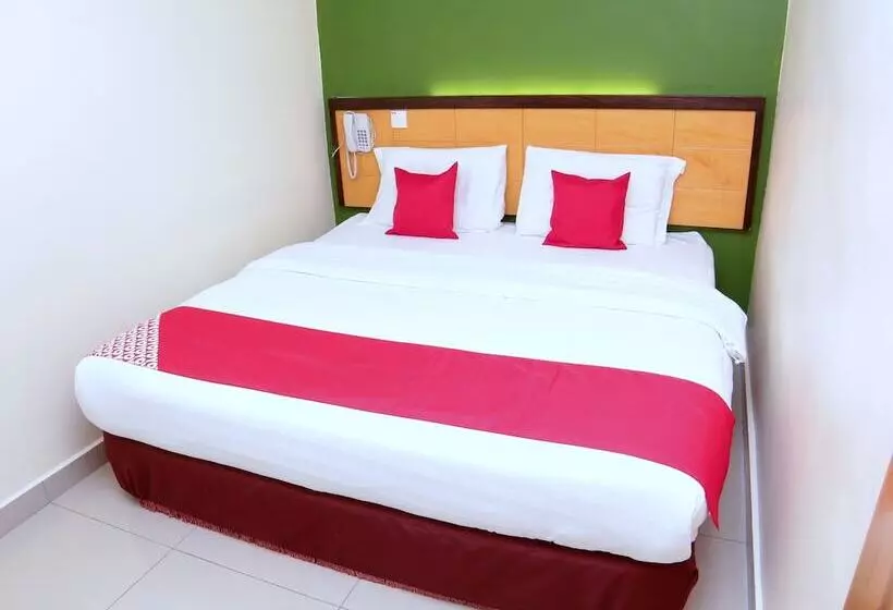 Hotelli Oyo 44054 Holiday Mansion Inn