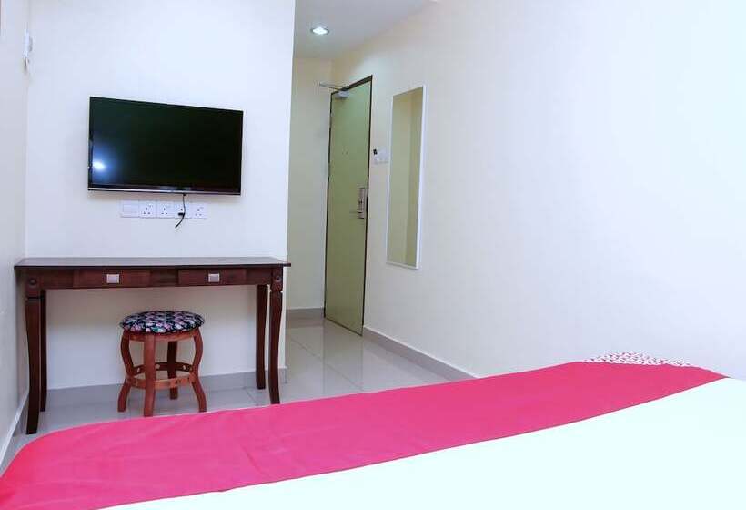 فندق Oyo 44054 Holiday Mansion Inn