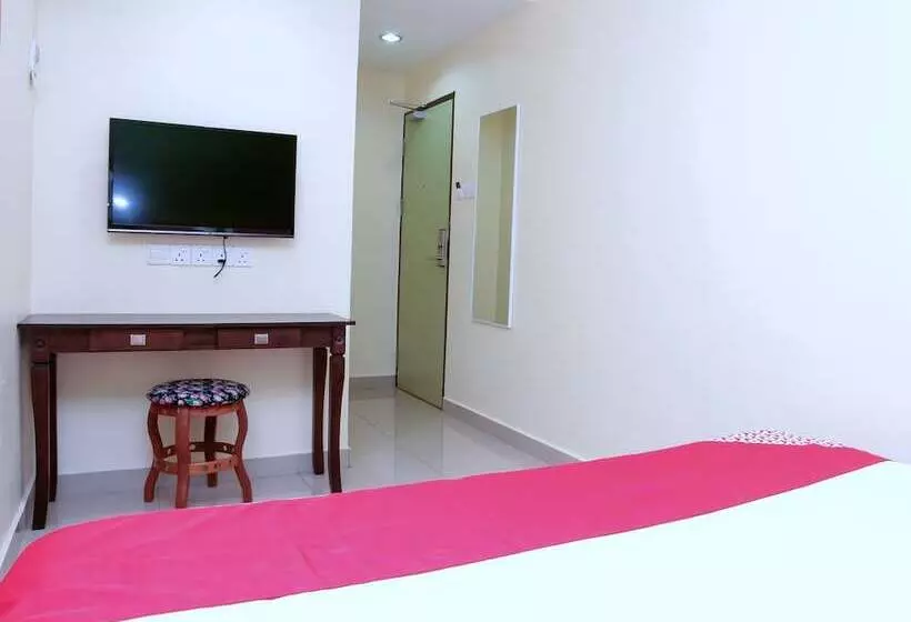 Hotelli Oyo 44054 Holiday Mansion Inn